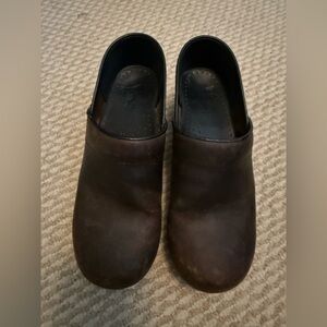 Dansko Women’s Antique Oiled Brown Clogs